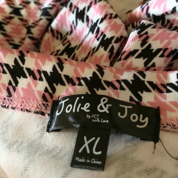 Kendra Plaid Mini Skirt by Jolie & Joy at Francesca's
Pink Plaid Size X Large - Picture 6 of 8